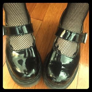 ✨Dr martens patent leather Mary Janes✨